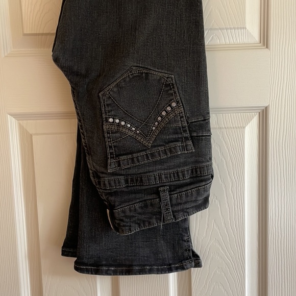 Arait Denim Jeans - Picture 10 of 14